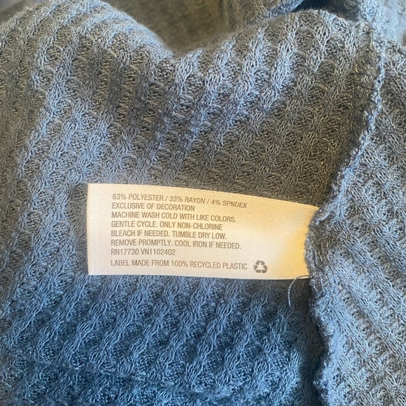 Mossimo Womena waffle knit top. - Picture 3 of 4